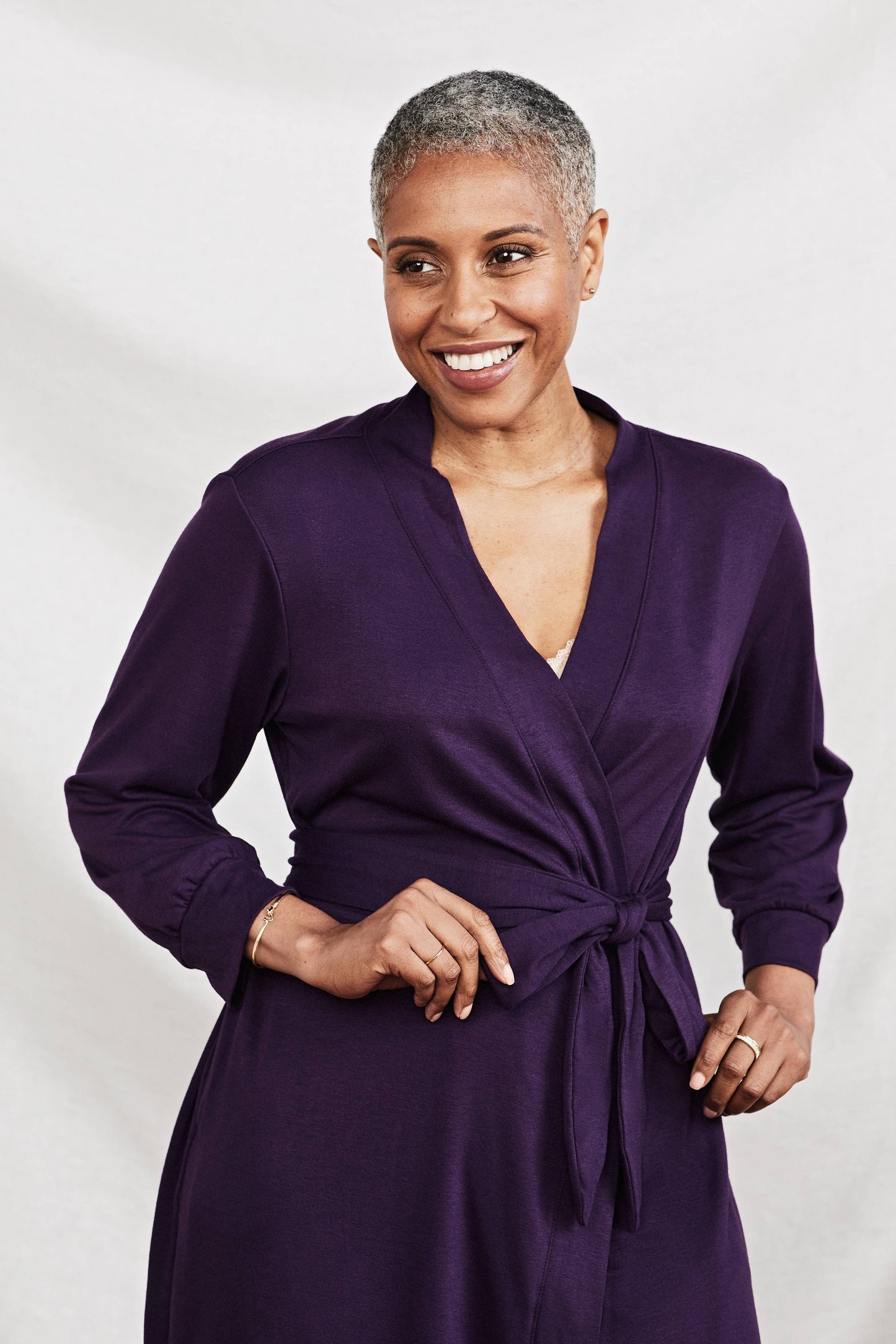 The Bianca Healing Pocketed Robe in Plum