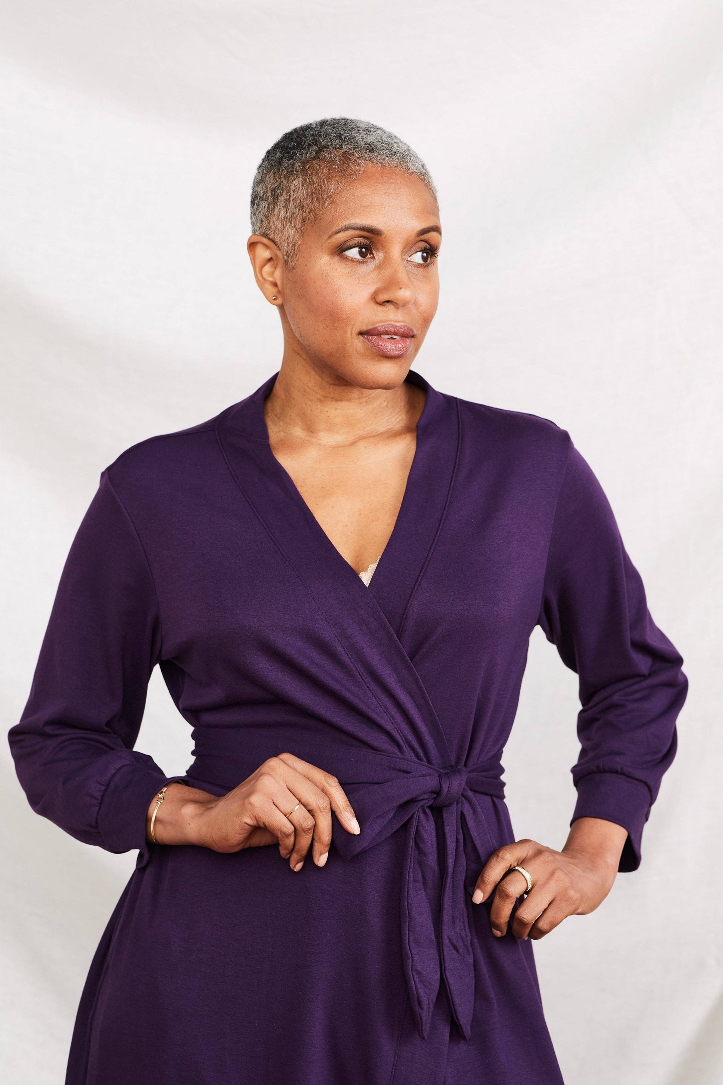 The Bianca Healing Pocketed Robe in Plum
