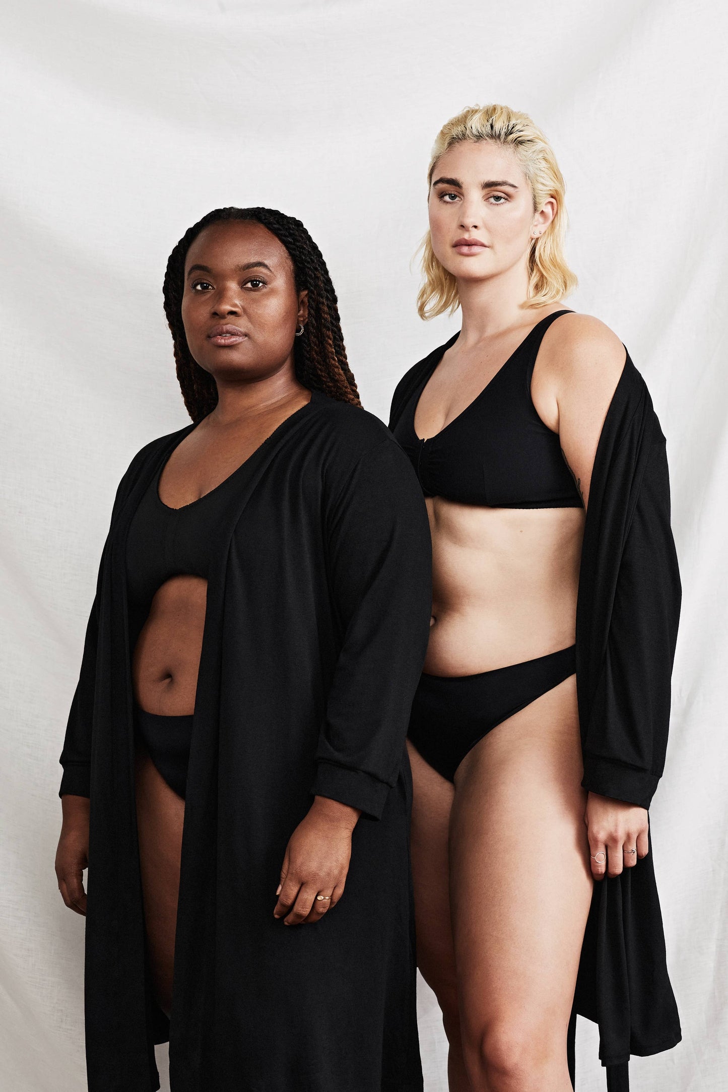 The Bianca Healing Pocketed Robe in Luna Black